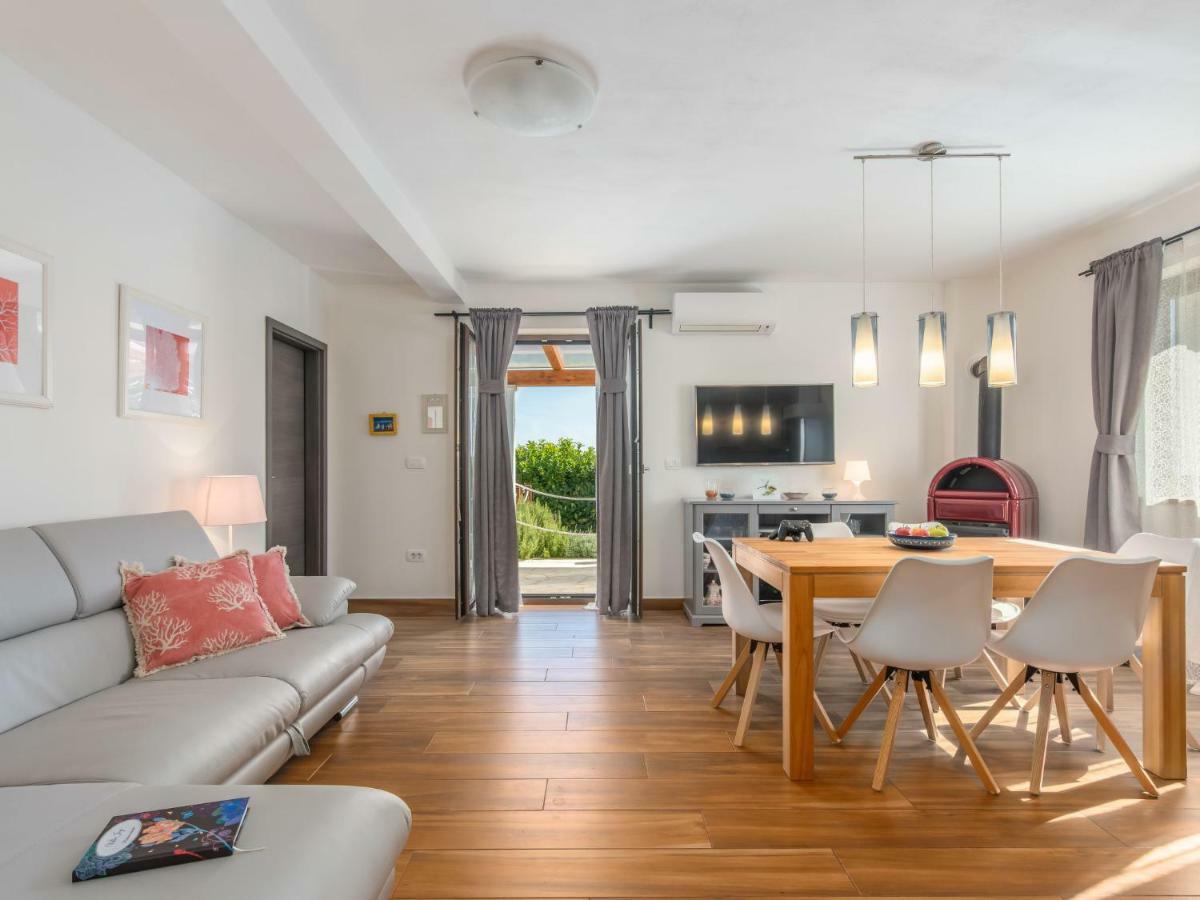 Holiday Home Villa Joy By Interhome Novigrad Istria エクステリア 写真